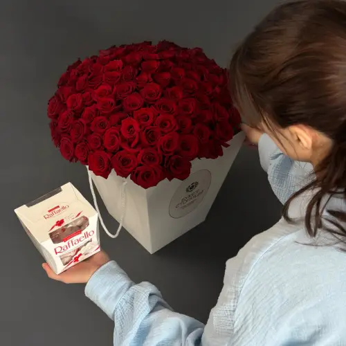Букет из 101 розы с конфетами рафаелло