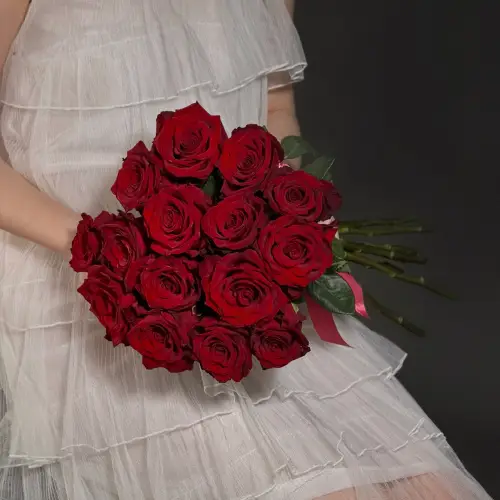 Букет из 15 красных роз